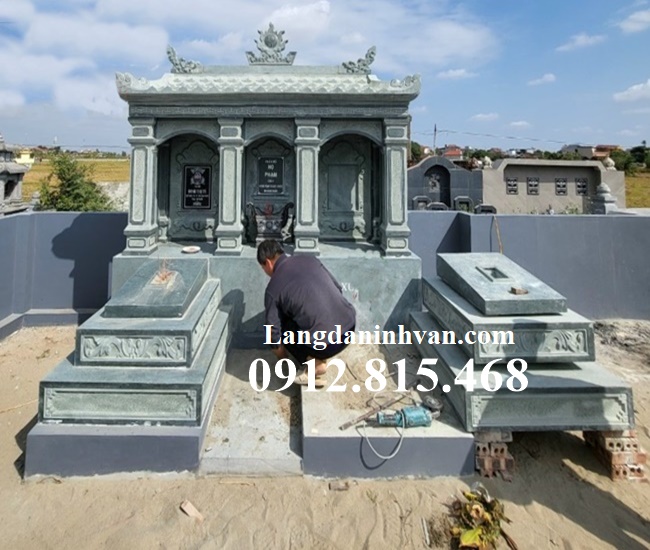 Mẫu lăng mộ gia đình xây tam cấp 1 mái đá xanh rêu cao cấp đẹp chuẩn phong thủy