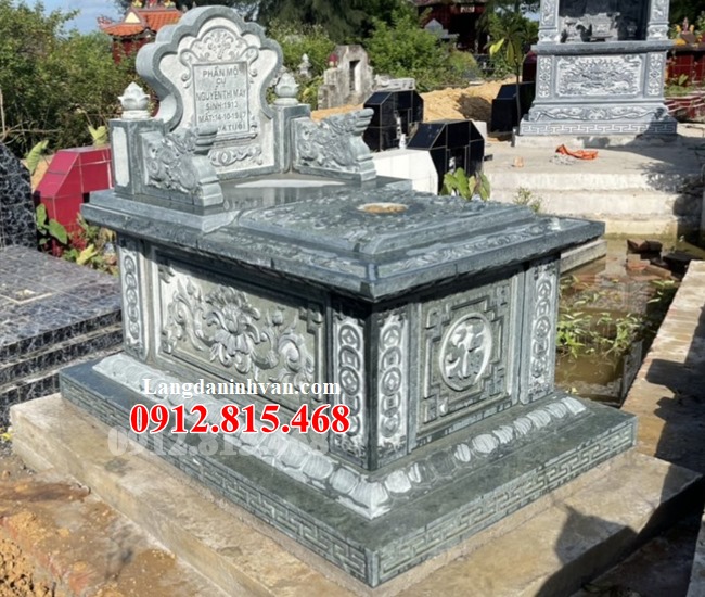 Mẫu mộ tam sơn đá xanh rêu đẹp xây kích thước hợp phong thủy