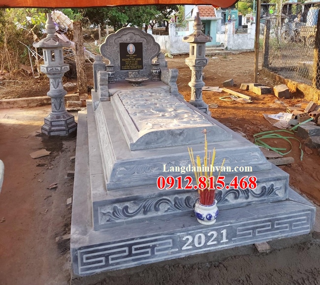 Mộ đá tam cấp thiết kế xây kim tĩnh để hài cốt đẹp bán tại Quảng Ninh