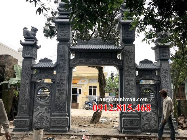 Mẫu cổng chùa tam quan xây bằng đá tự nhiên đẹp tại An Giang