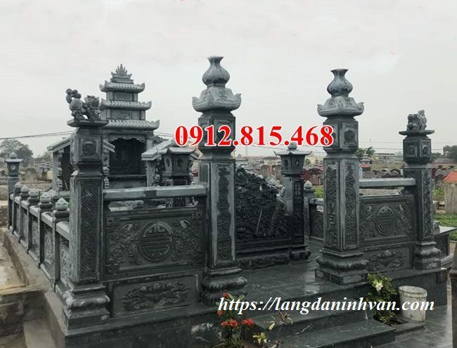 Nhà mồ bằng đá xanh tại Bạc Liêu