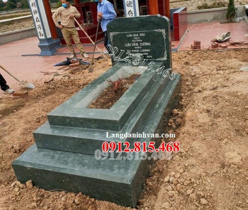 Mẫu mộ, chụp mộ tam cấp đá xanh rêu đơn giản đẹp bán tại Phú Yên