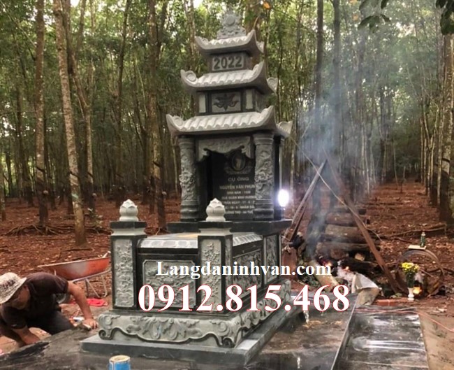 Mẫu mộ, chụp mộ đá xanh rêu đẹp hỏa táng, để tro cốt, hài cốt 3 mái che hợp phong thủy bán tại Bình Phước