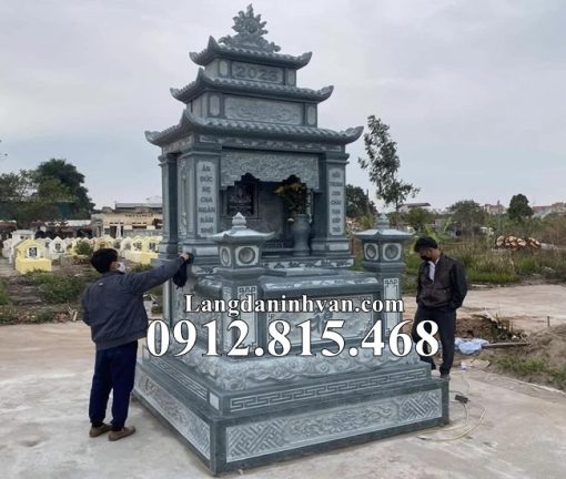 Mẫu mộ ba mái đá xanh rêu đẹp nhất bán, lắp đặt tại Bắc Giang